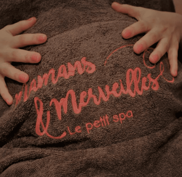 photo d'un massage du ventre mamans & merveilles